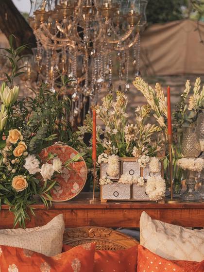 Tablescape and Floral detail — Mehendi decor — Alila + Samode Jaipur